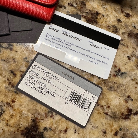 Prada 6 Key Holder - Picture 14 of 14